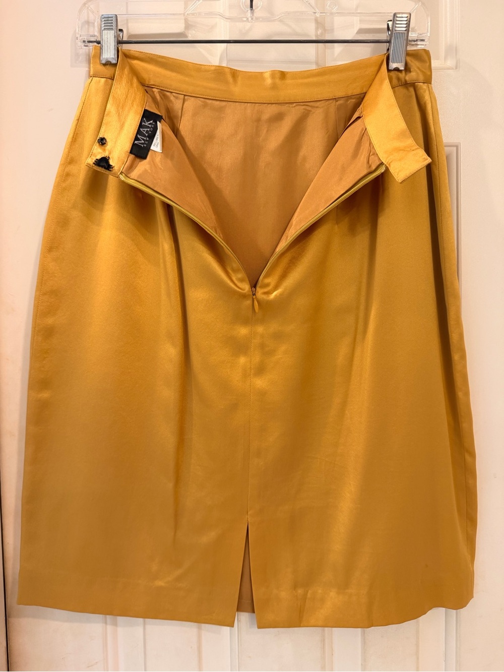 AKA New York Golden Silk Straight Skirt, Fully Lined, Back zip, Elegant! Sz 8 - Picture 12 of 15